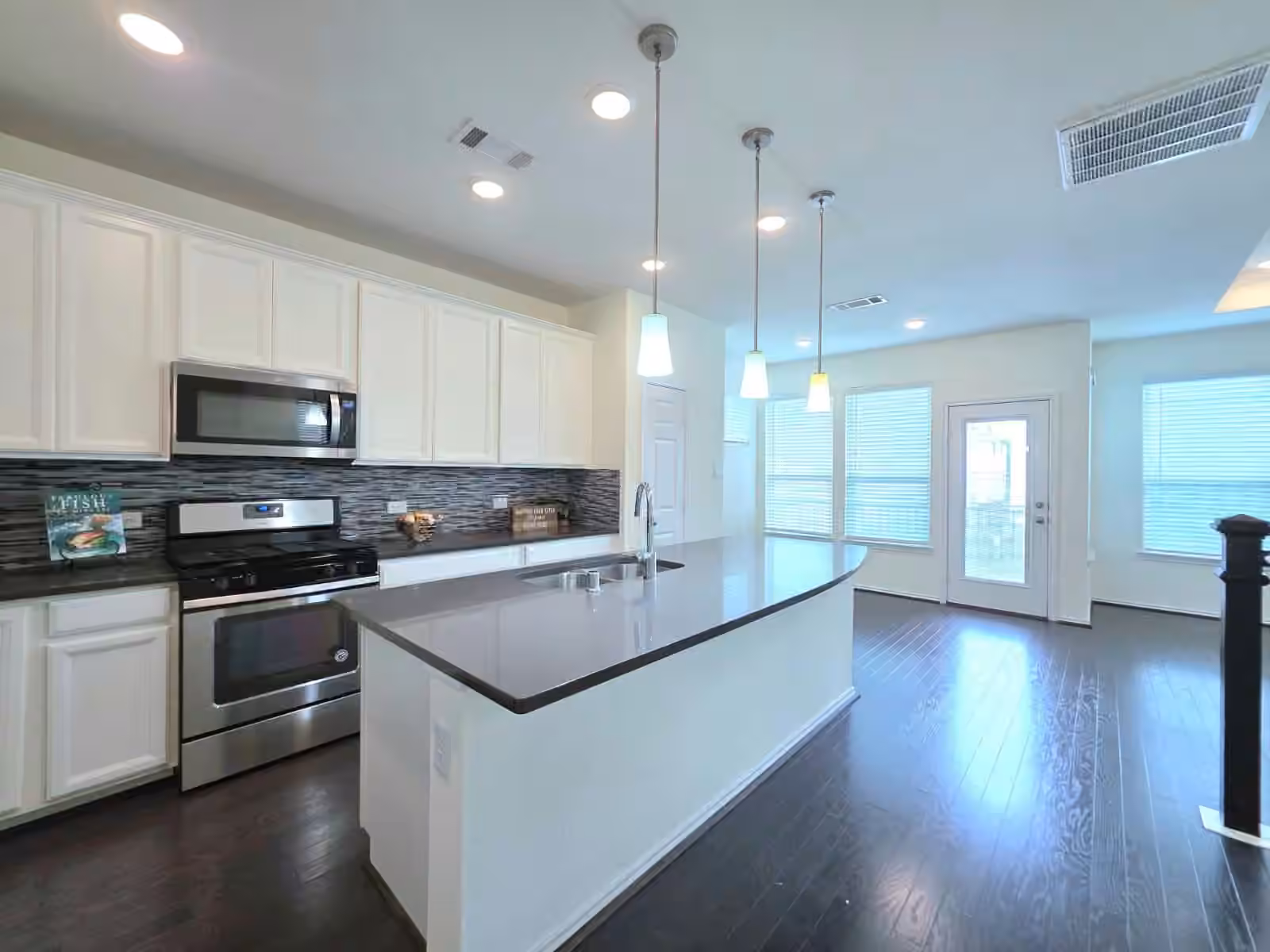 Photo 4 of 8620 Hollyoaks Creek Lane, Houston, TX