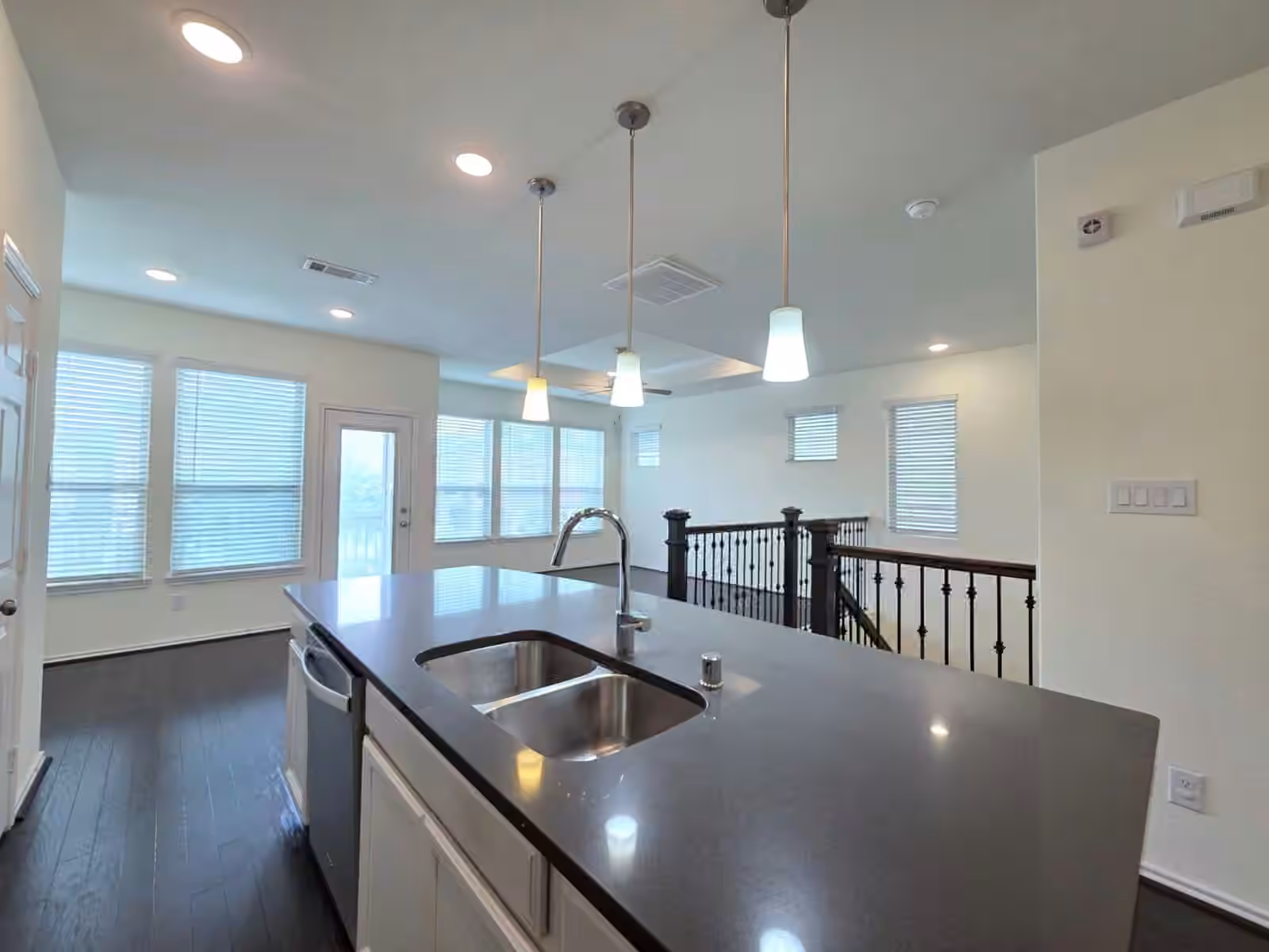 Photo 5 of 8620 Hollyoaks Creek Lane, Houston, TX