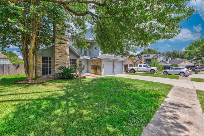 Photo 3 of 6638 Cove Lake Drive, Katy, TX