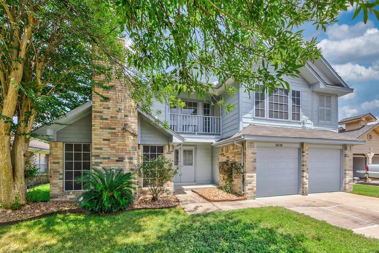 Photo 4 of 6638 Cove Lake Drive, Katy, TX