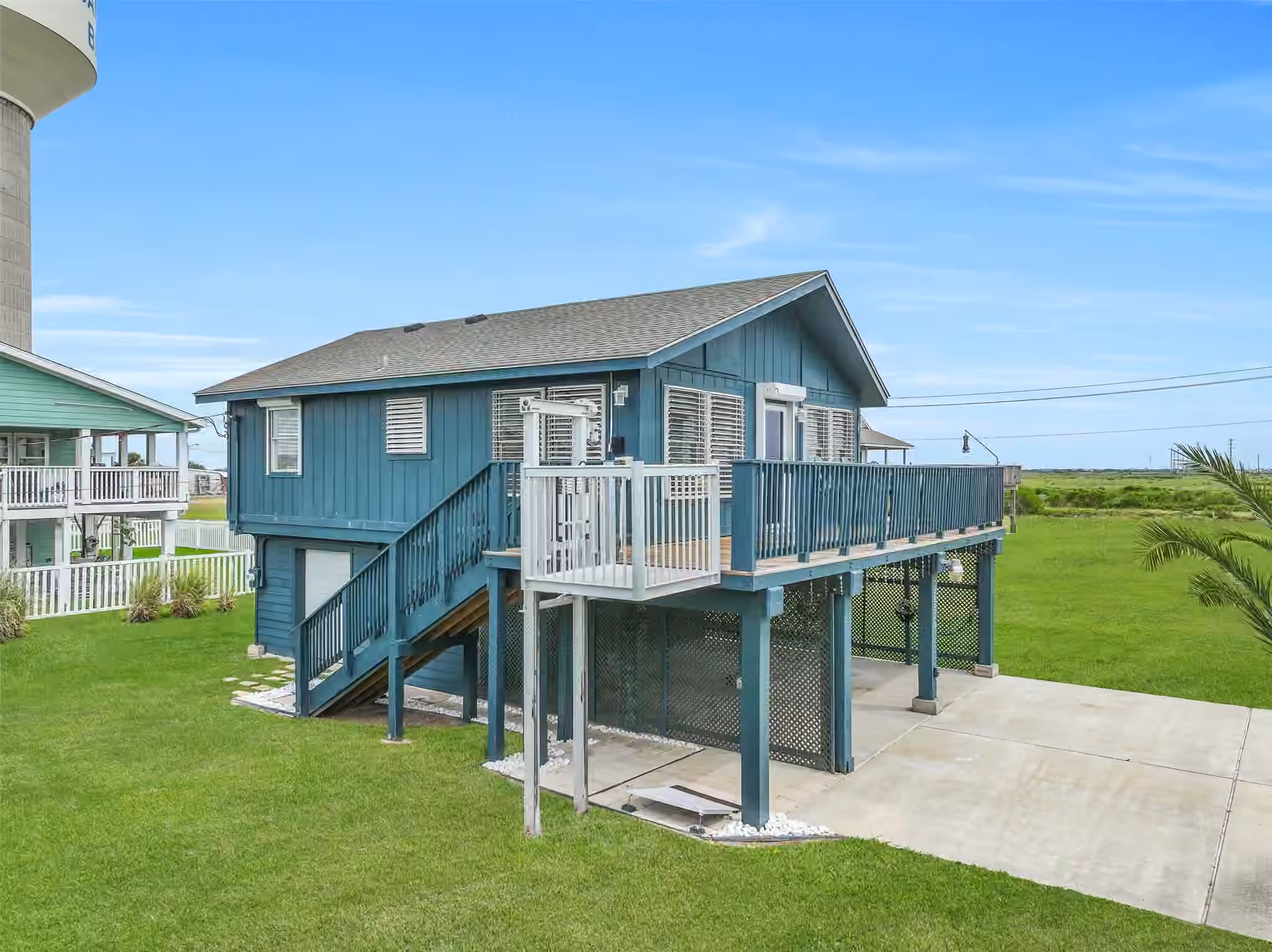 Photo of 16510 Edward Teach Road, Jamaica Beach, TX 77554