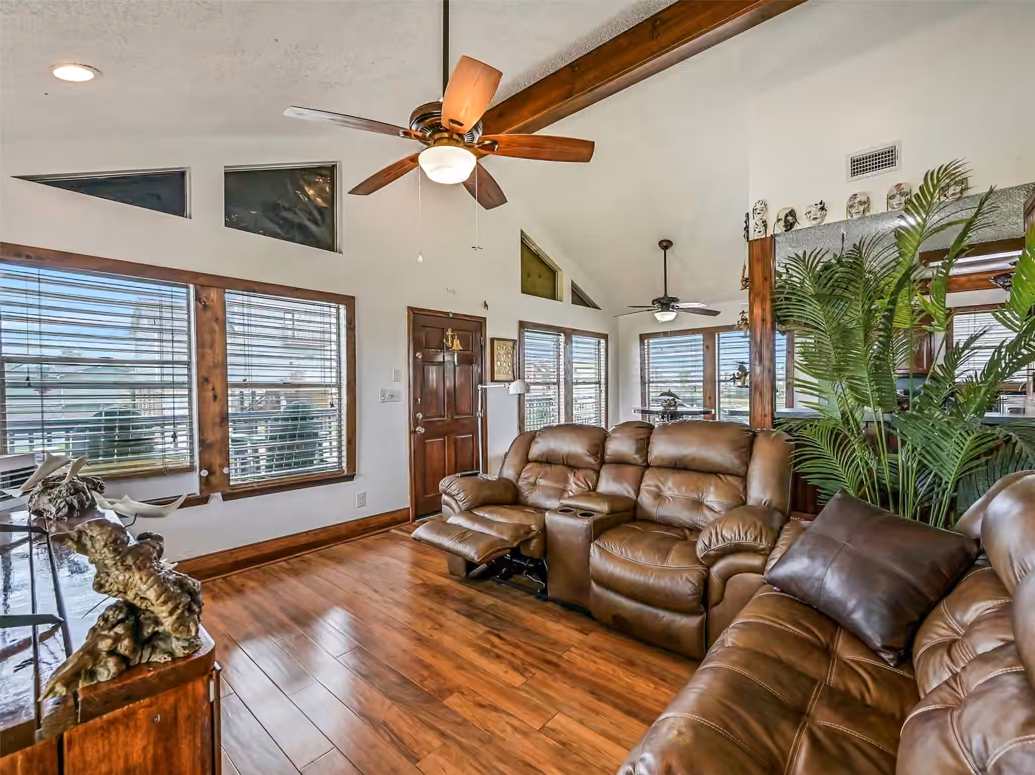 Photo 5 of 16510 Edward Teach Road, Jamaica Beach, TX