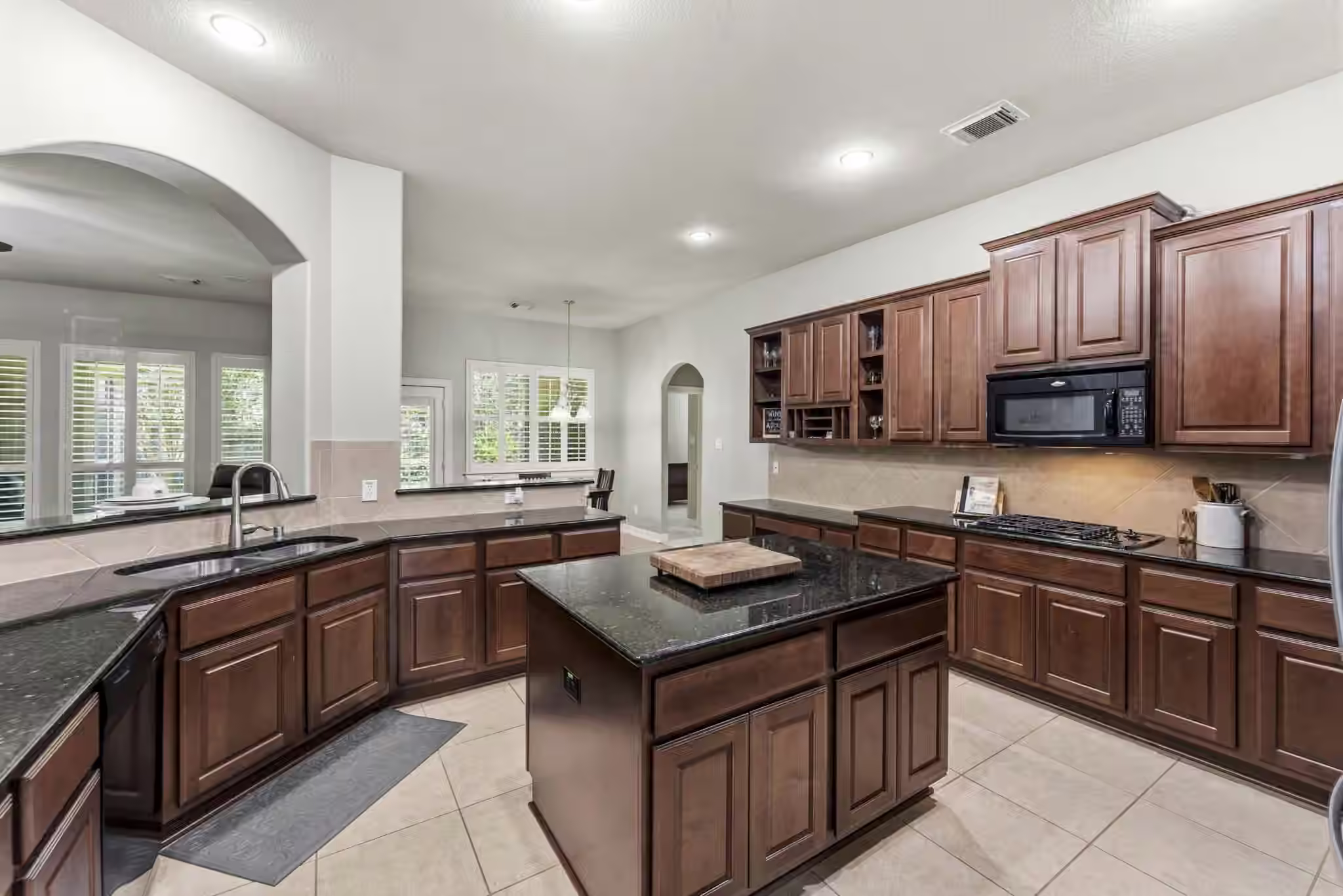 Photo 5 of 14503 Ivy Wood Court, Humble, TX