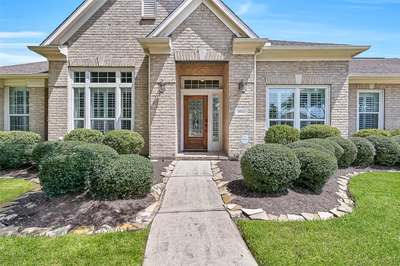 Photo 6 of 1813 Sandy Lake Drive, Friendswood, TX