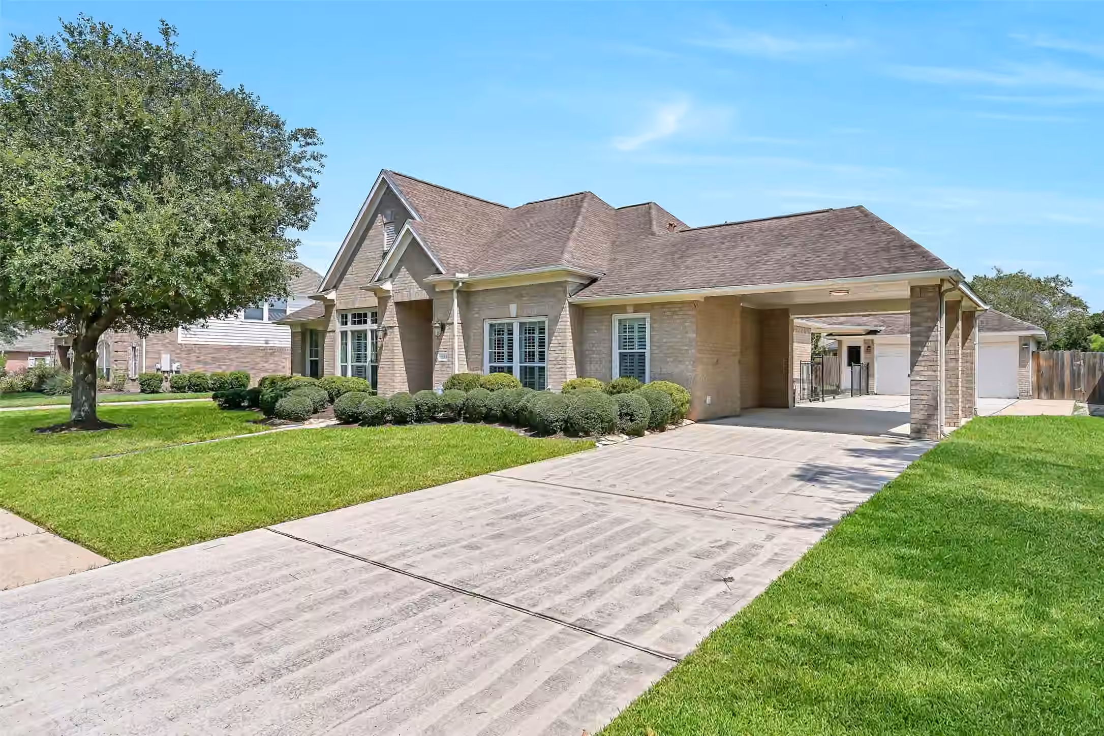 Photo 7 of 1813 Sandy Lake Drive, Friendswood, TX