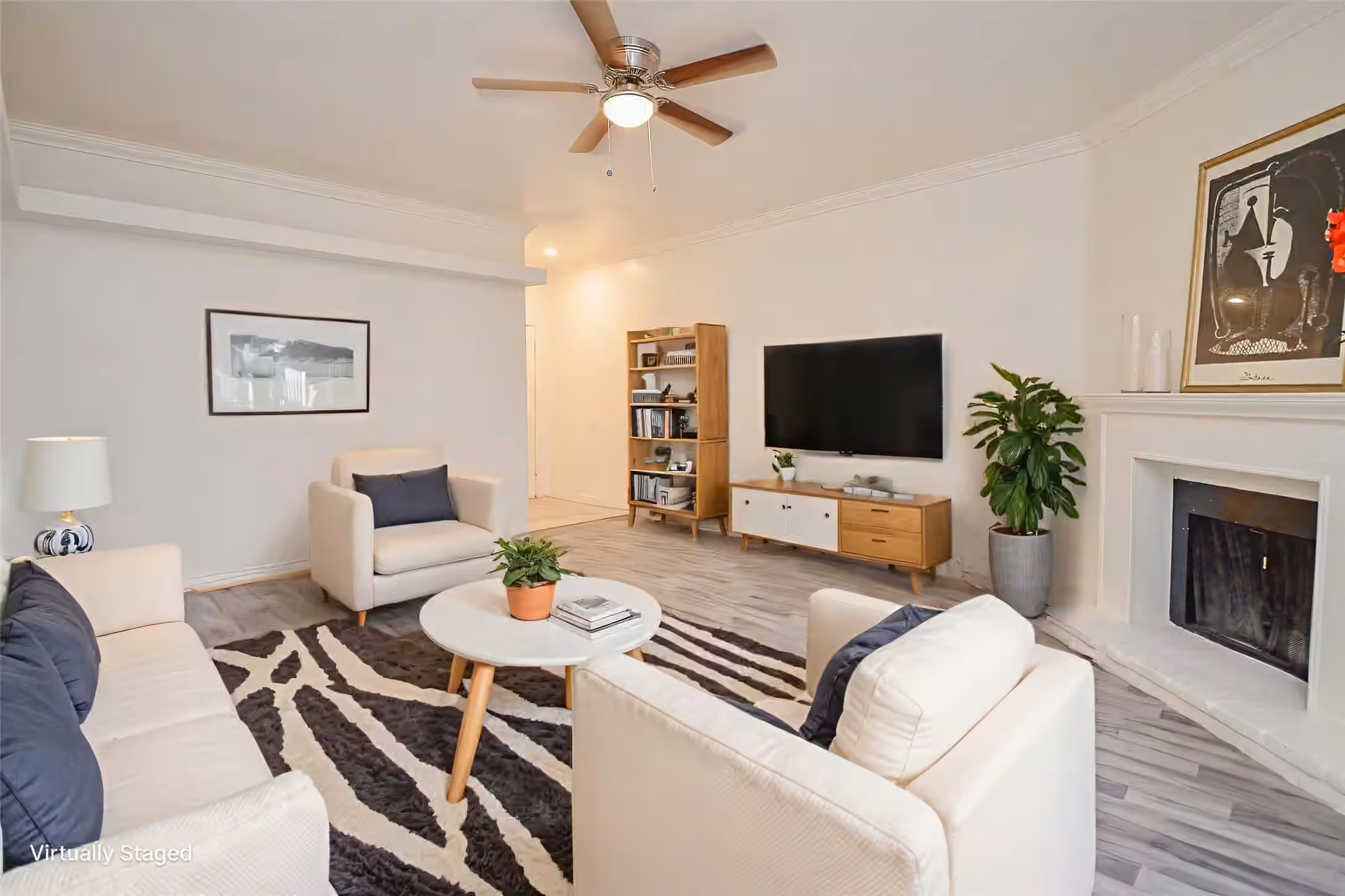 Photo 3 of 9707 Richmond Avenue 109, Houston, TX