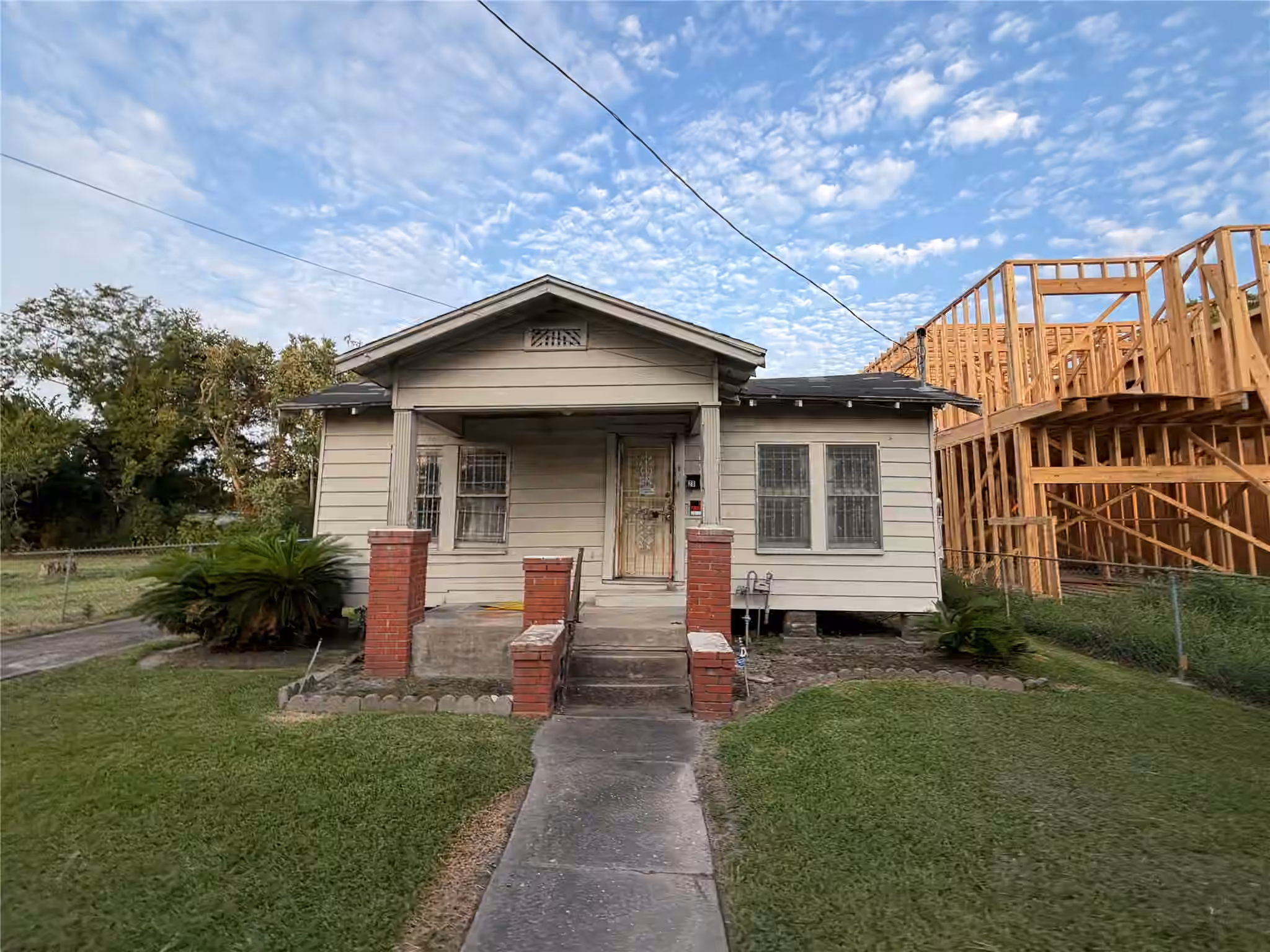 Photo of 2805 Brackenridge Street, Houston, TX 77026