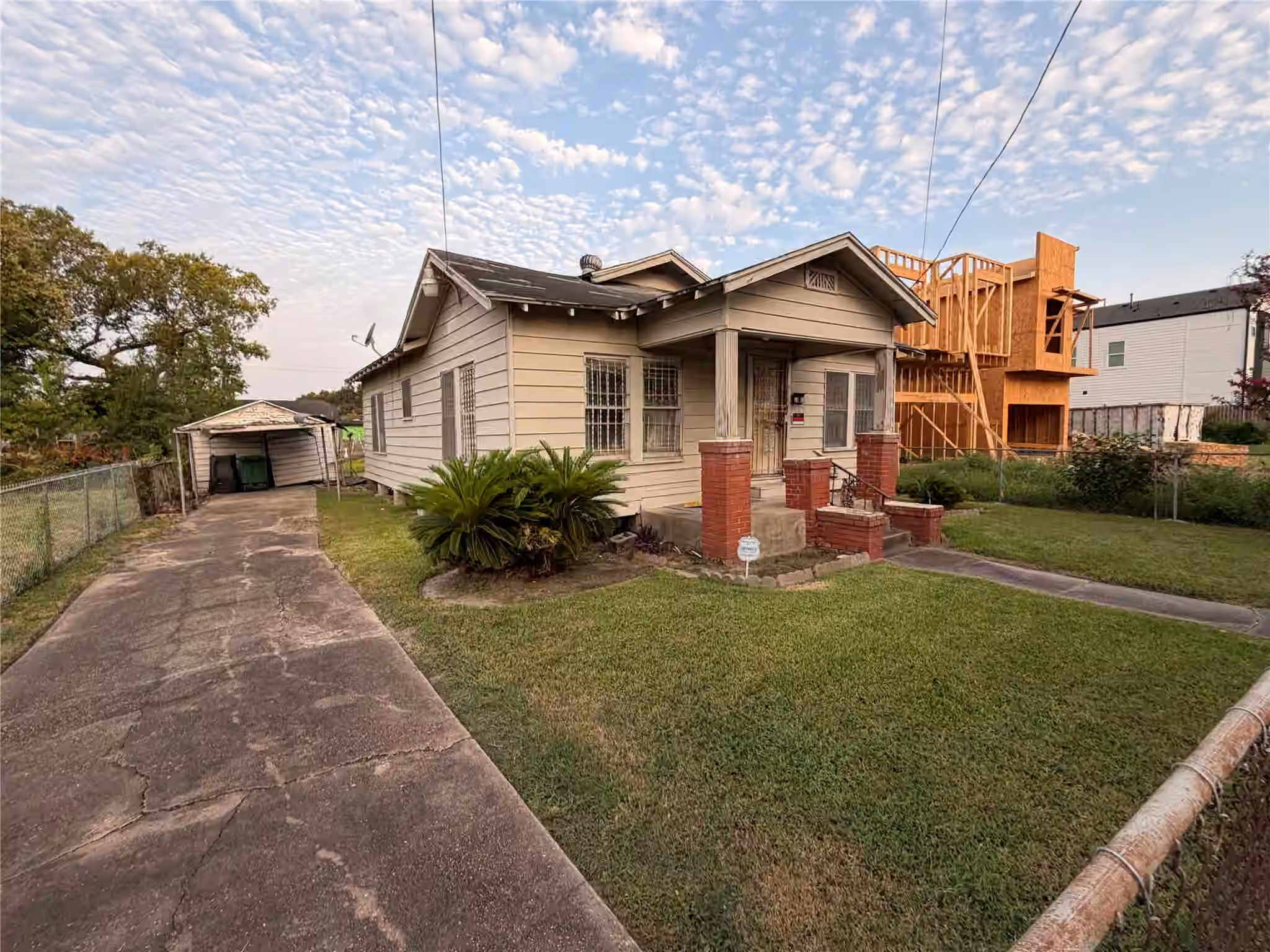 Photo 2 of 2805 Brackenridge Street, Houston, TX