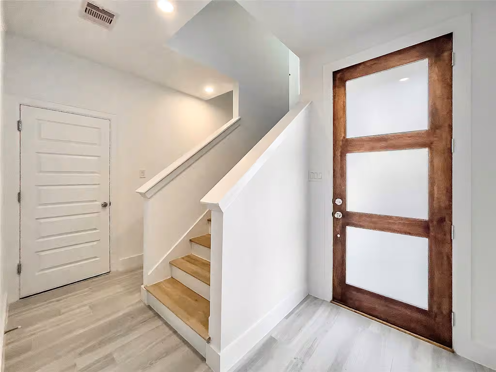 Photo 5 of 7711 Westside Villas Lane, Houston, TX