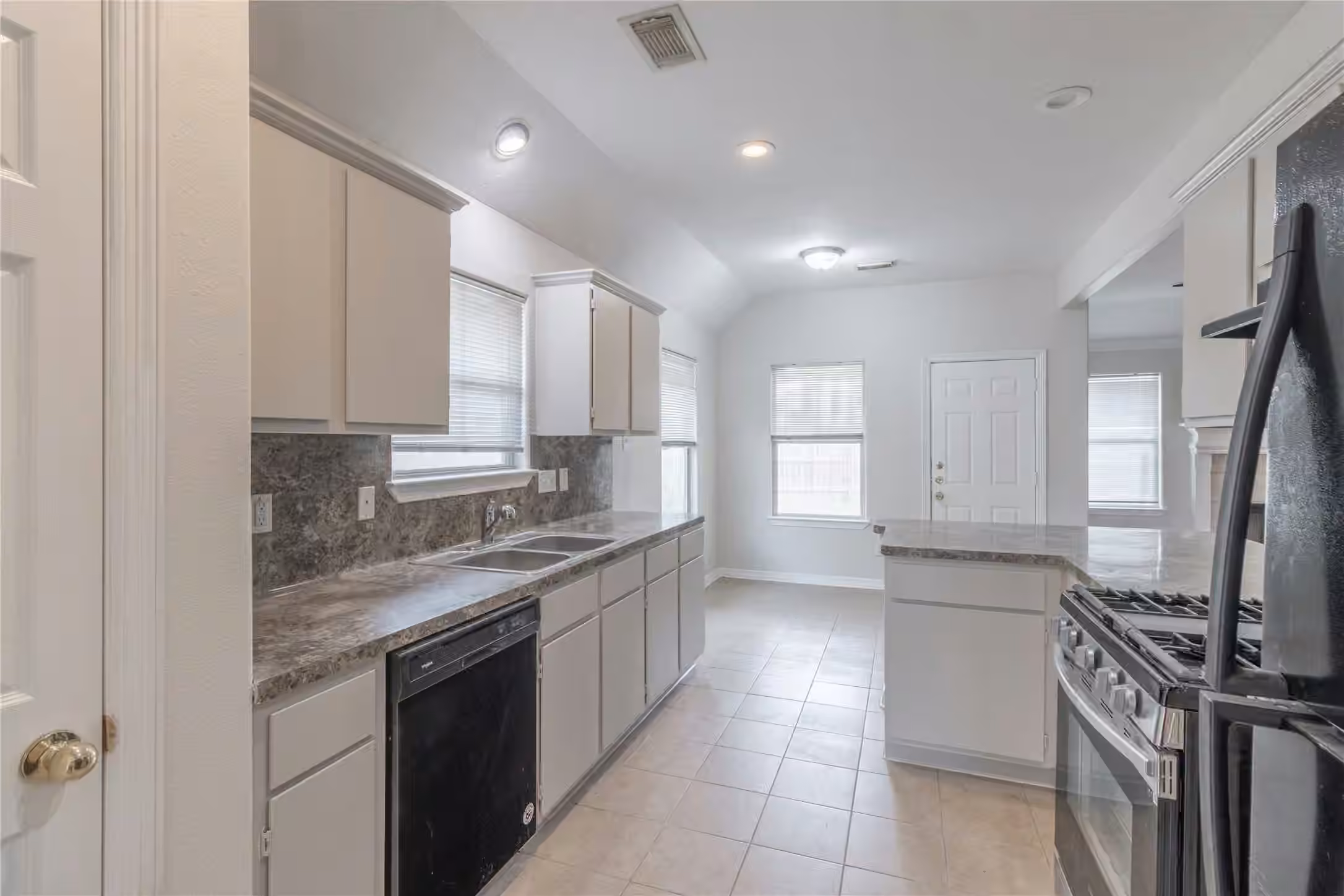 Photo 7 of 3517 Drew Street, Houston, TX