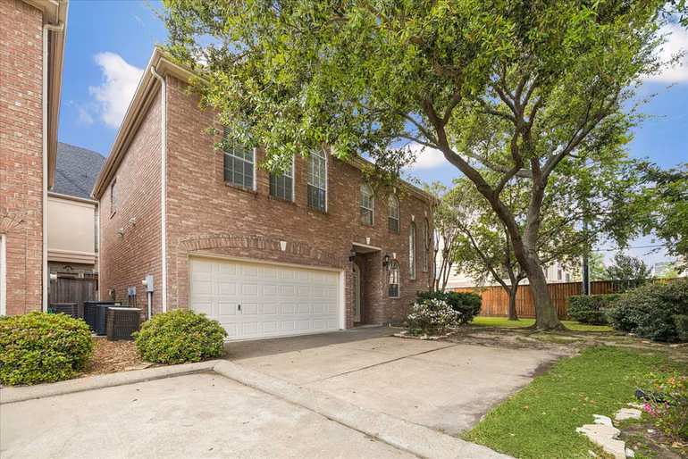 Photo 4 of 5638 Avalon Way, Houston, TX