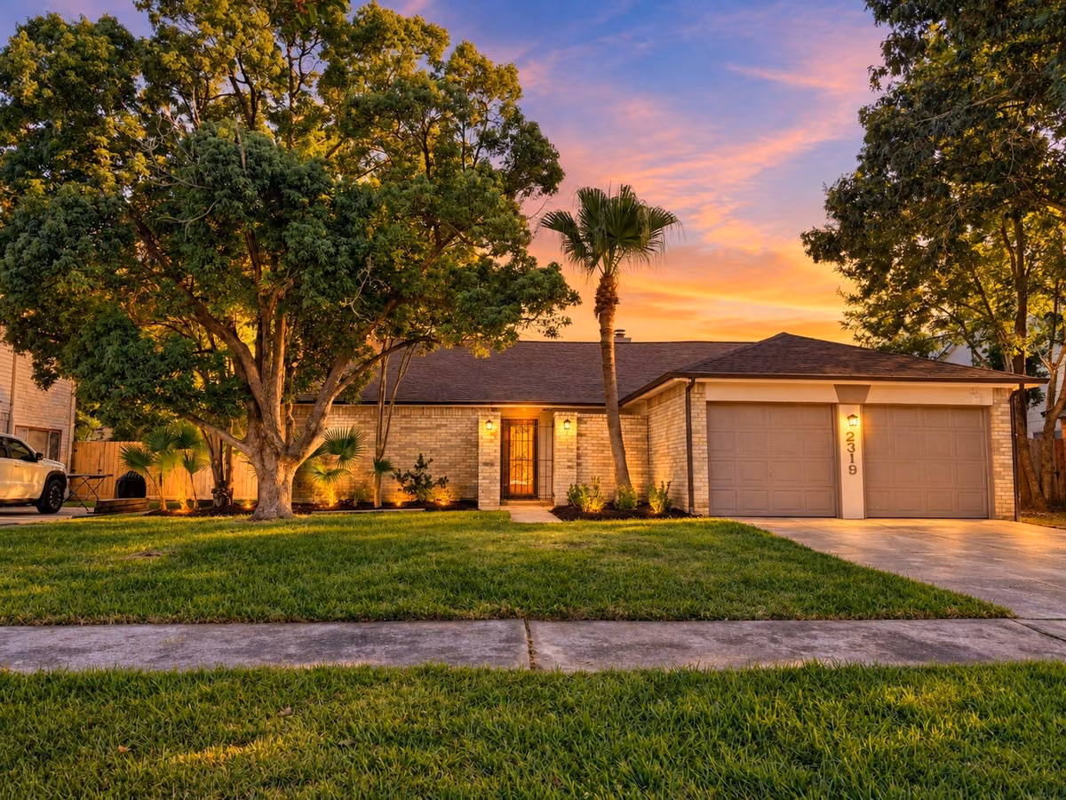 Photo of 2319 Hampton Road, League City, TX 77573
