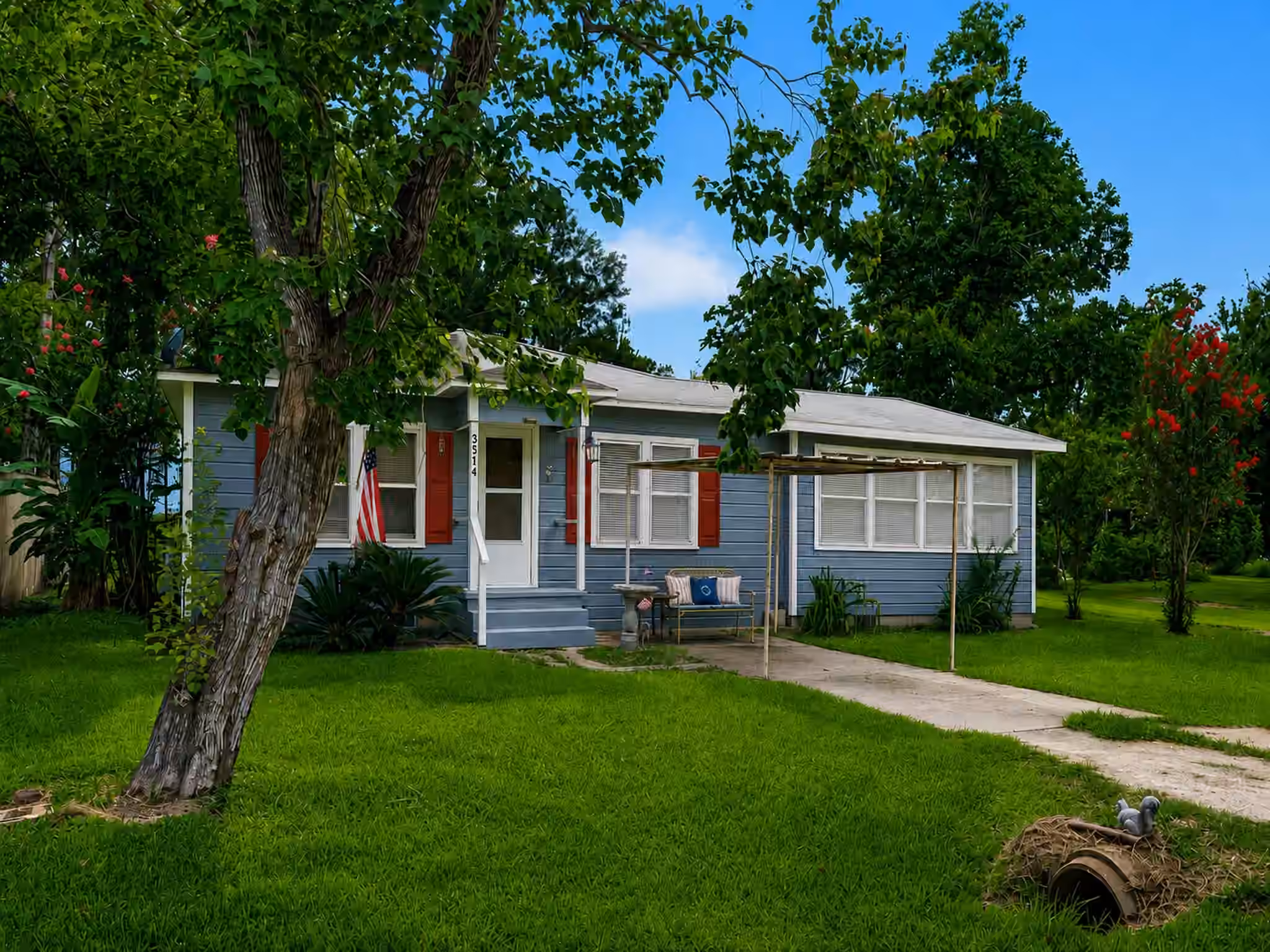 Photo of 3514 Commerce Street, Damon, TX