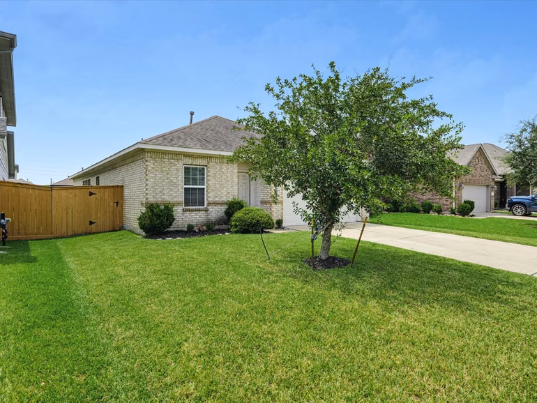 Photo of 10414 Ritter Run Drive, Rosharon, TX 77583