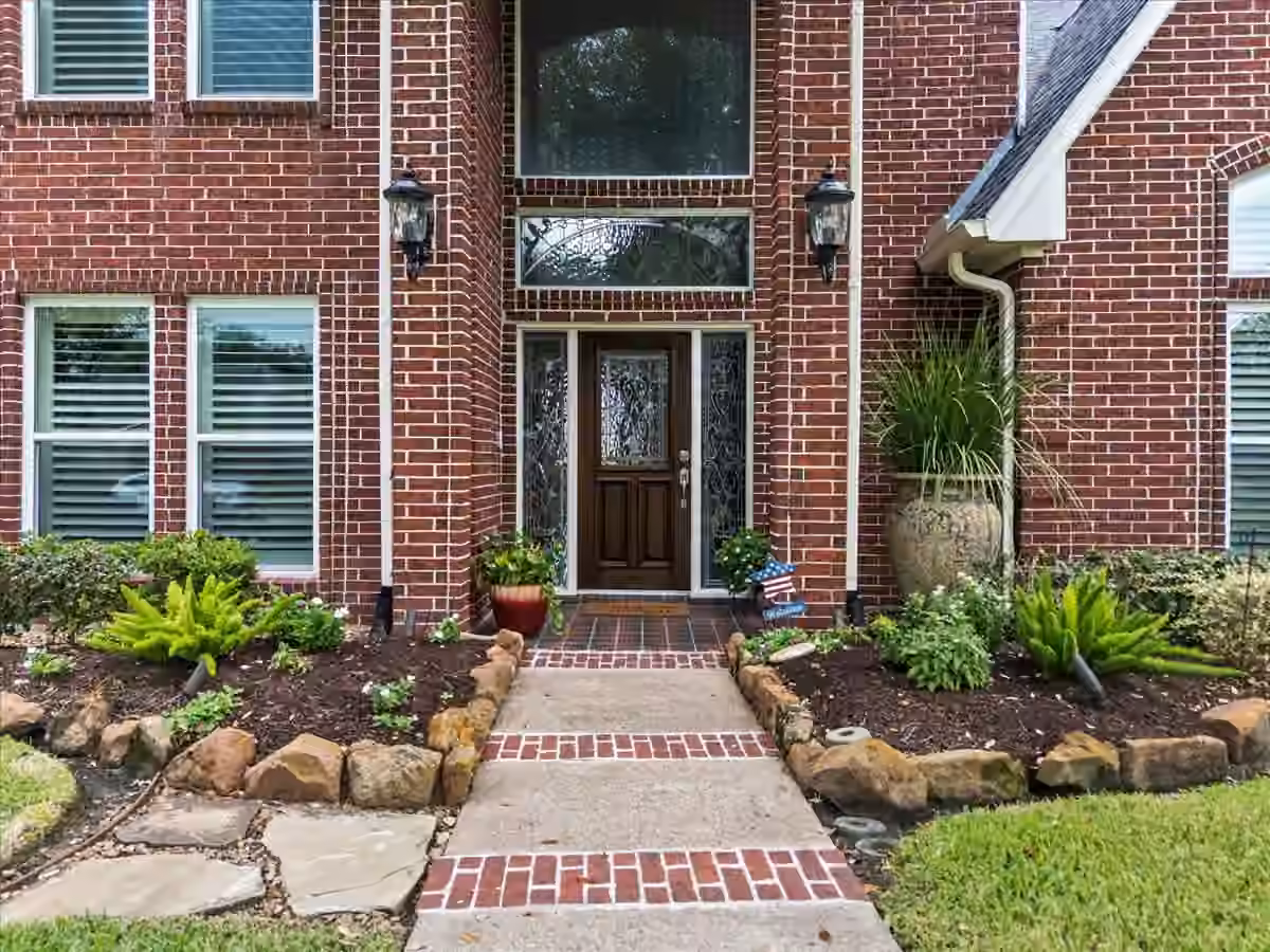 Photo 3 of 308 Oak Haven Street, Baytown, TX