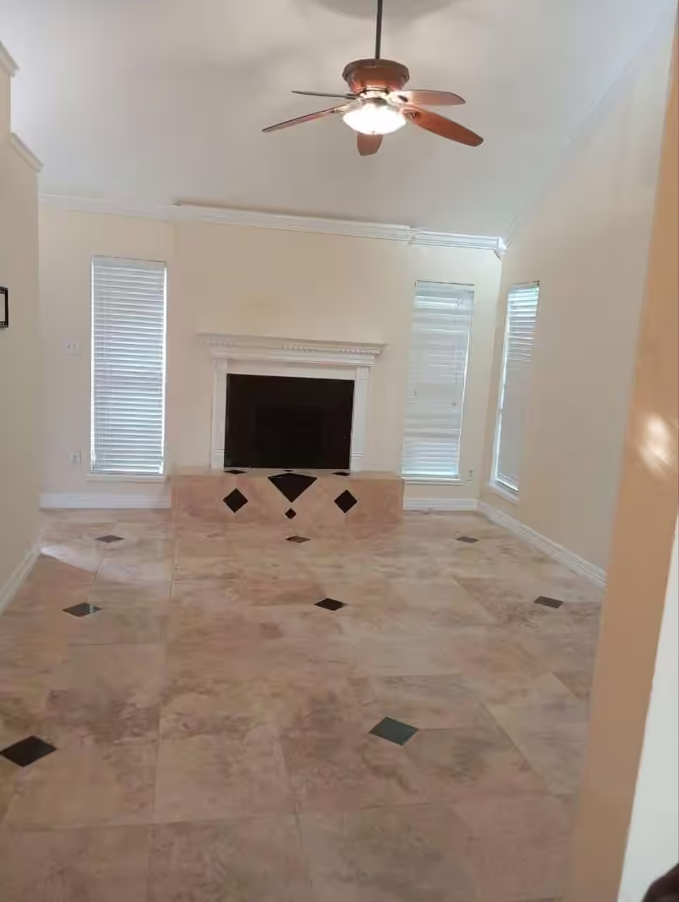 Photo 3 of 13935 Hollowgreen Drive, Houston, TX