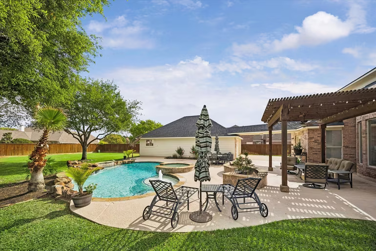 Photo 5 of 20810 E Cameron Ridge Drive, Cypress, TX