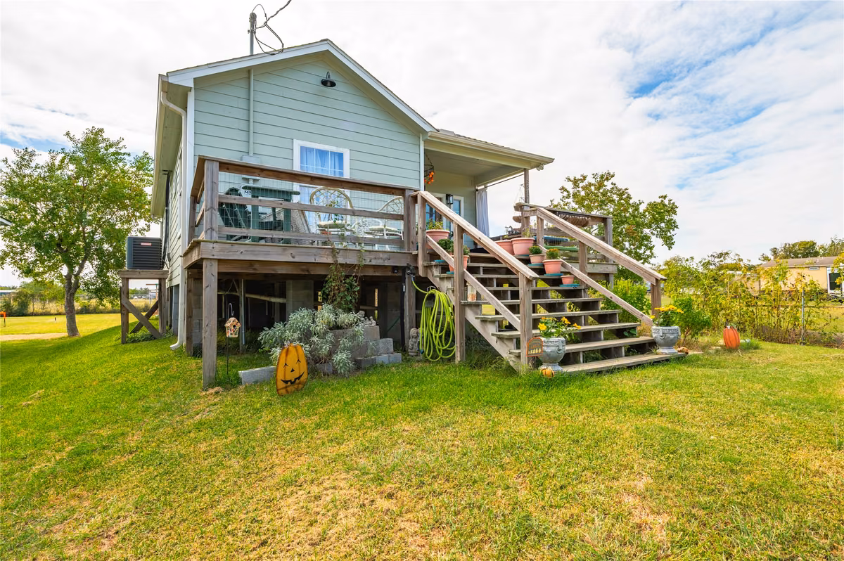 Photo of 2337 Avenue D, San Leon, TX 77539