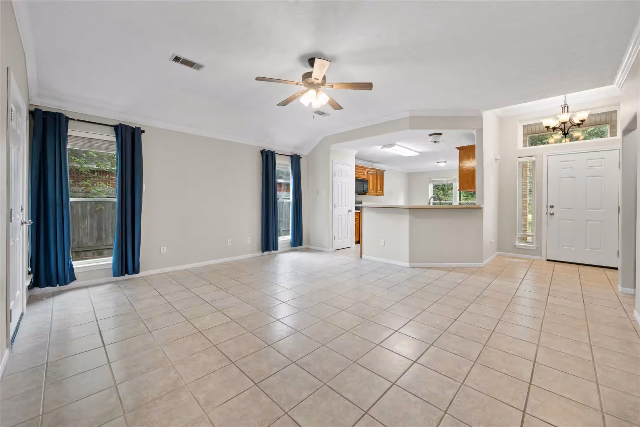 Photo 5 of 4019 N Fm 565 Road, Baytown, TX