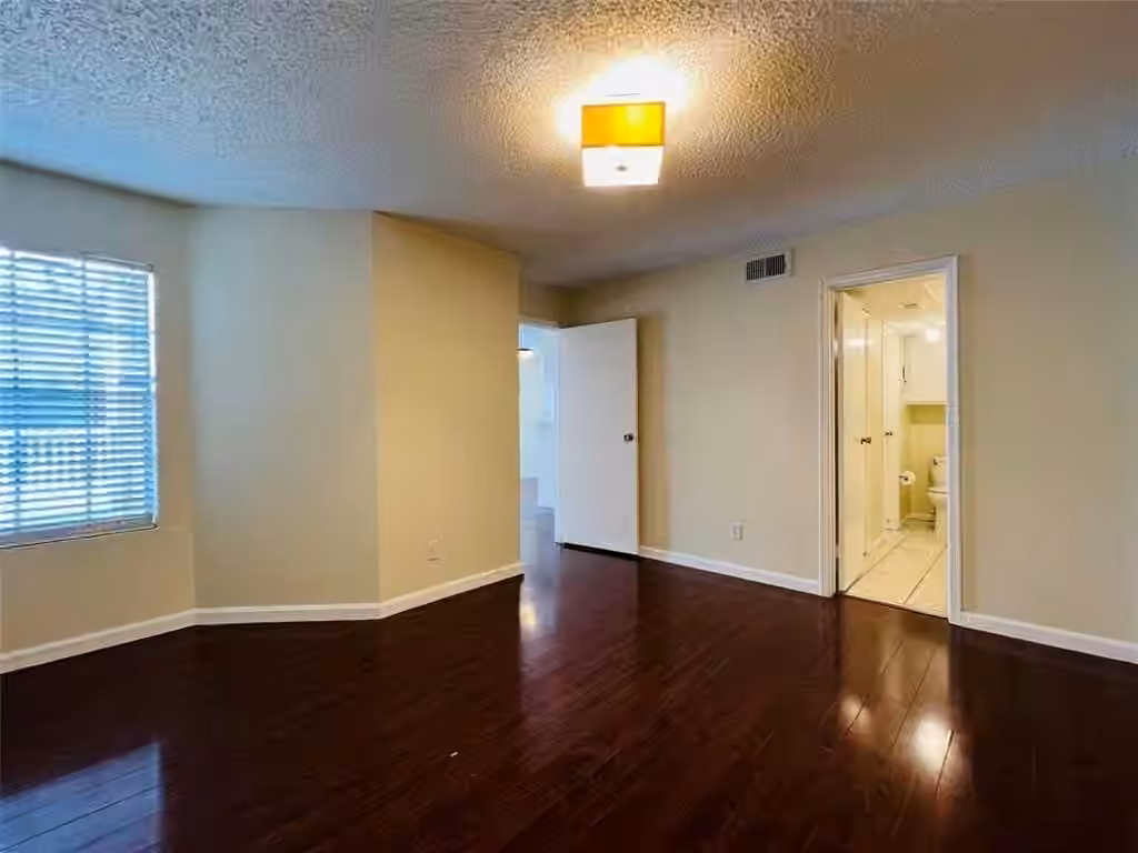 Photo 3 of 12660 Ashford Point Drive 410, Houston, TX