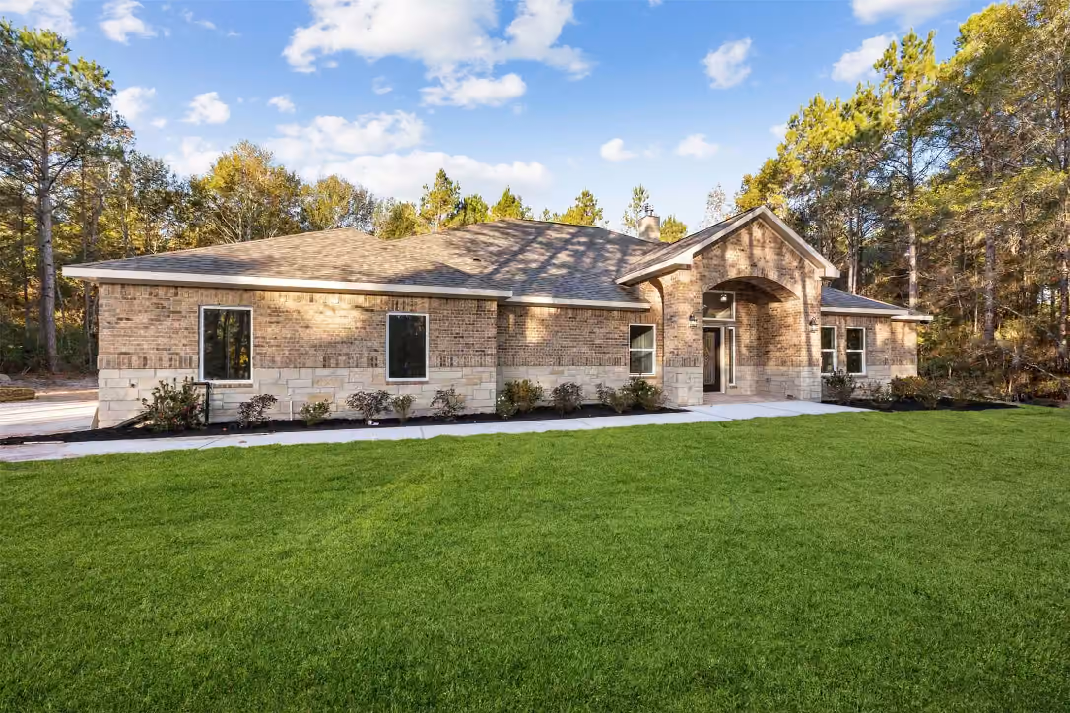 Photo of 105 Wood Forest Lane, Huntsville, TX 77340