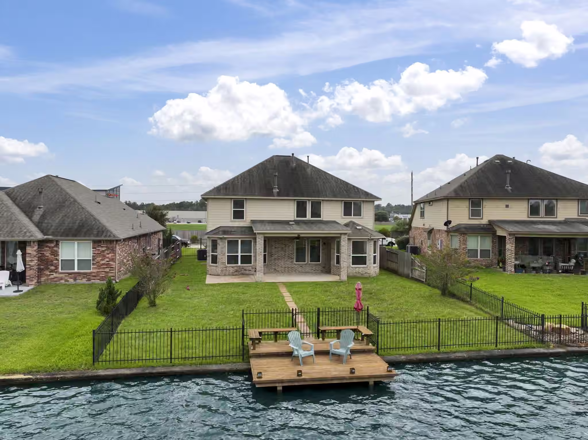 Photo 3 of 3719 Lake Bend Shore Drive, Spring, TX