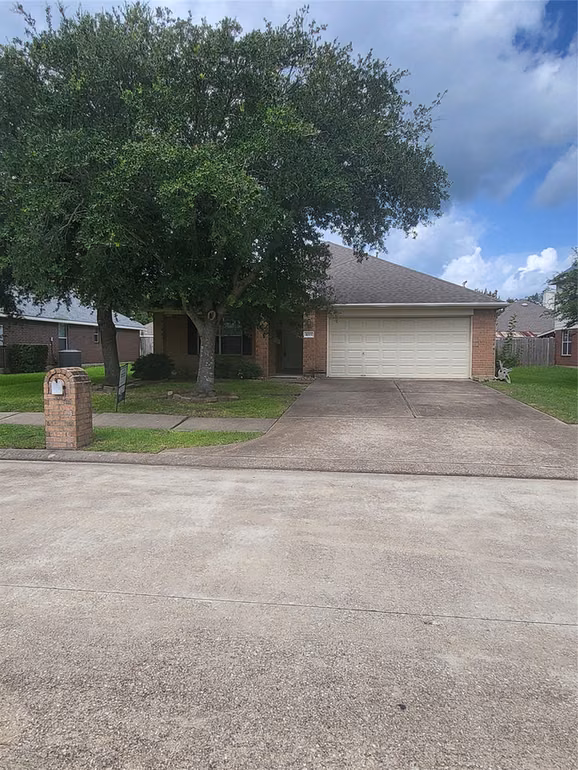 Photo of 8315 Tarragon Lane E, Baytown, TX 77521