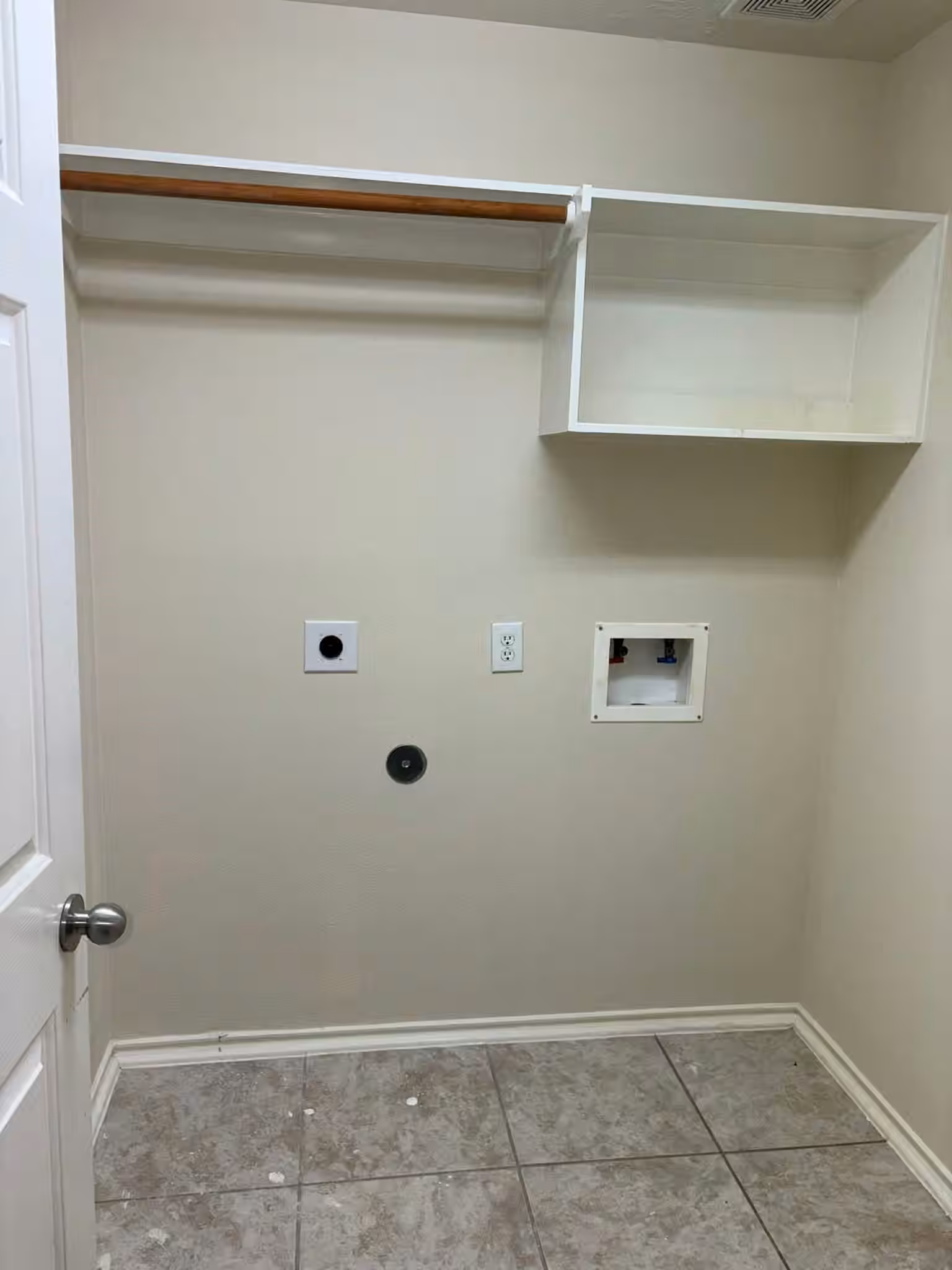 Photo 5 of 8315 Tarragon Lane E, Baytown, TX