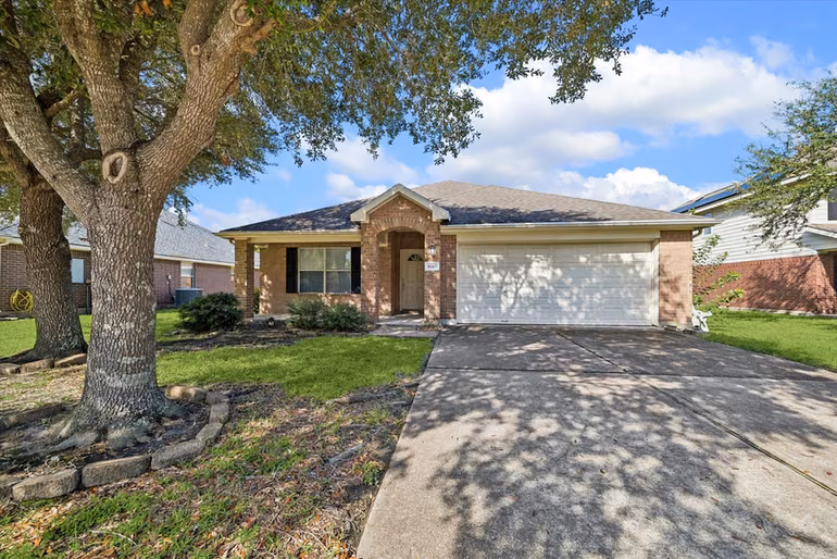 Photo 6 of 8315 Tarragon Lane E, Baytown, TX