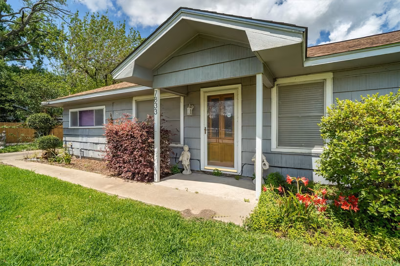 Photo 3 of 7833 Almeda Genoa Road, Houston, TX