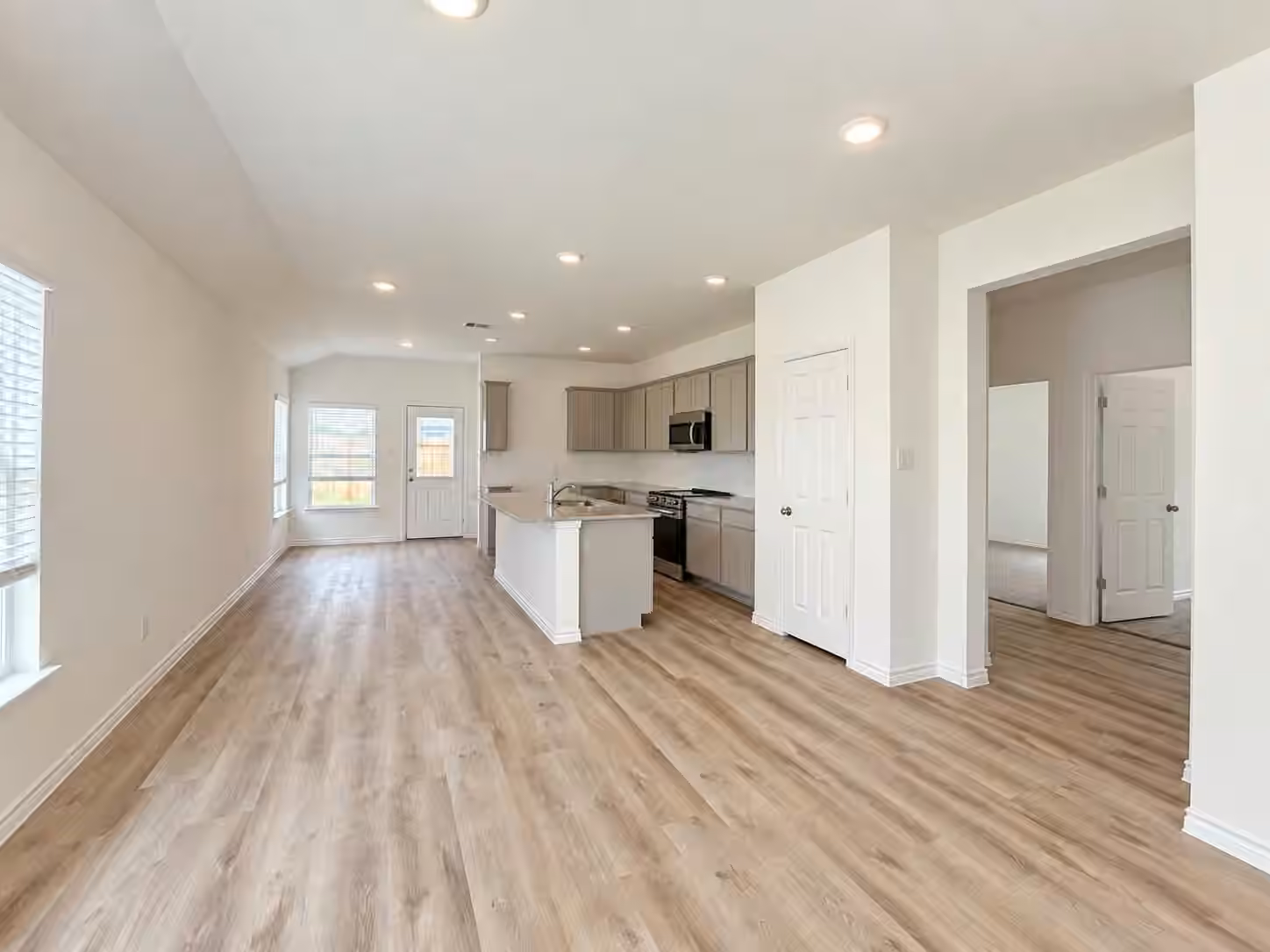 Photo 6 of 507 Oak Chase Avenue, Dayton, TX