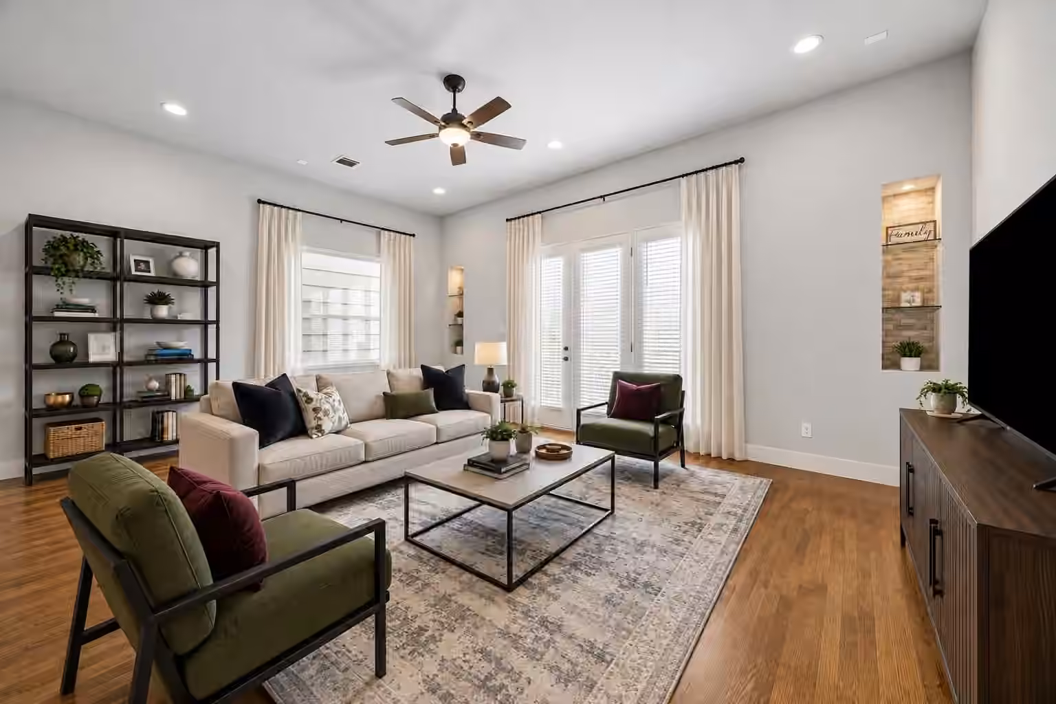 Photo of 864 Wakefield Drive E, Houston, TX 77018
