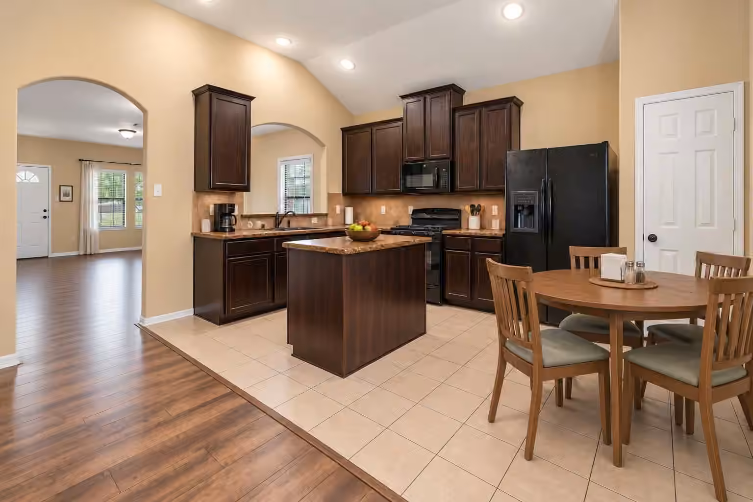Photo 4 of 10122 Black Birch Lane, Tomball, TX