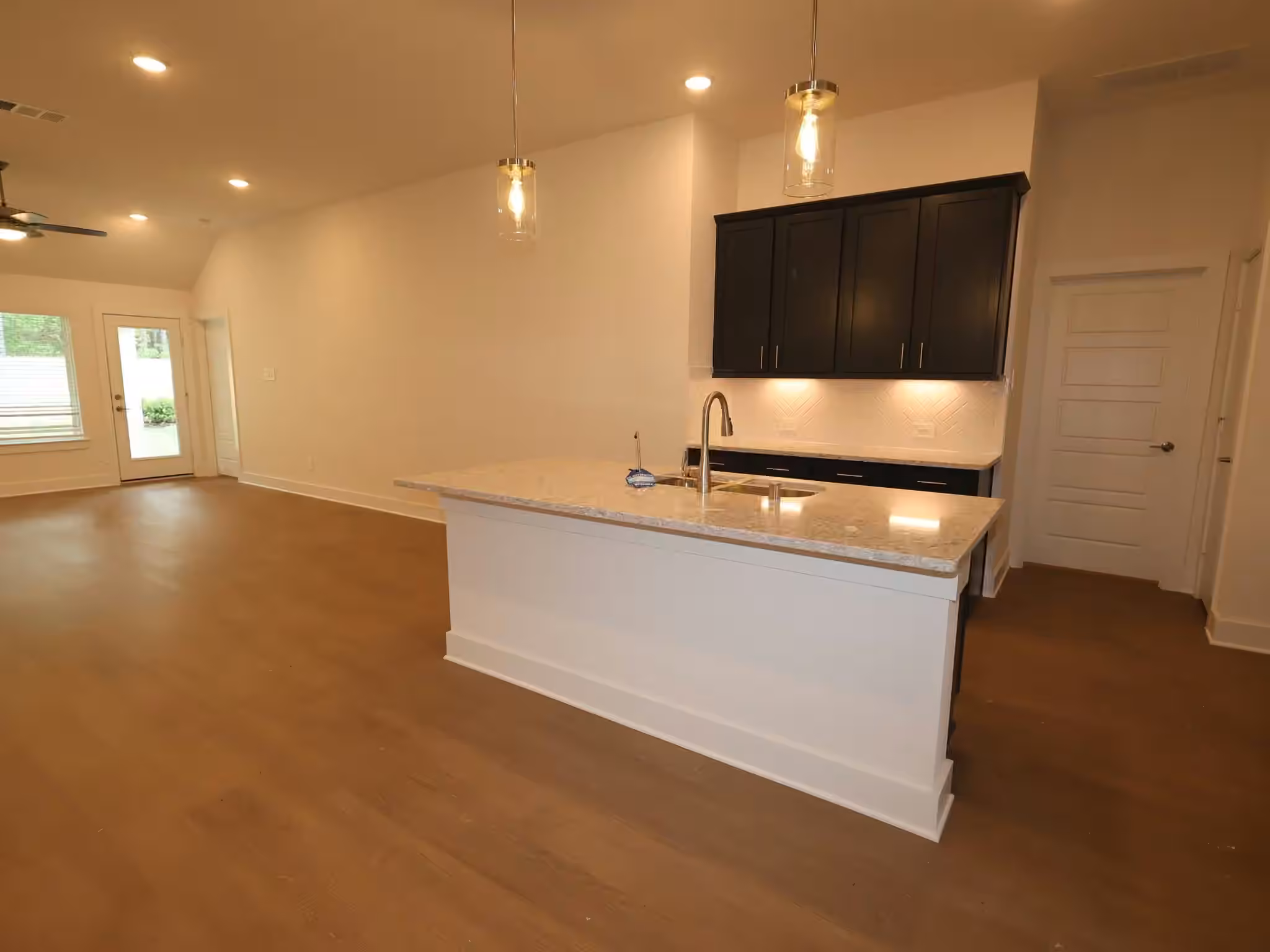 Photo 5 of 20634 Draper Road, Tomball, TX