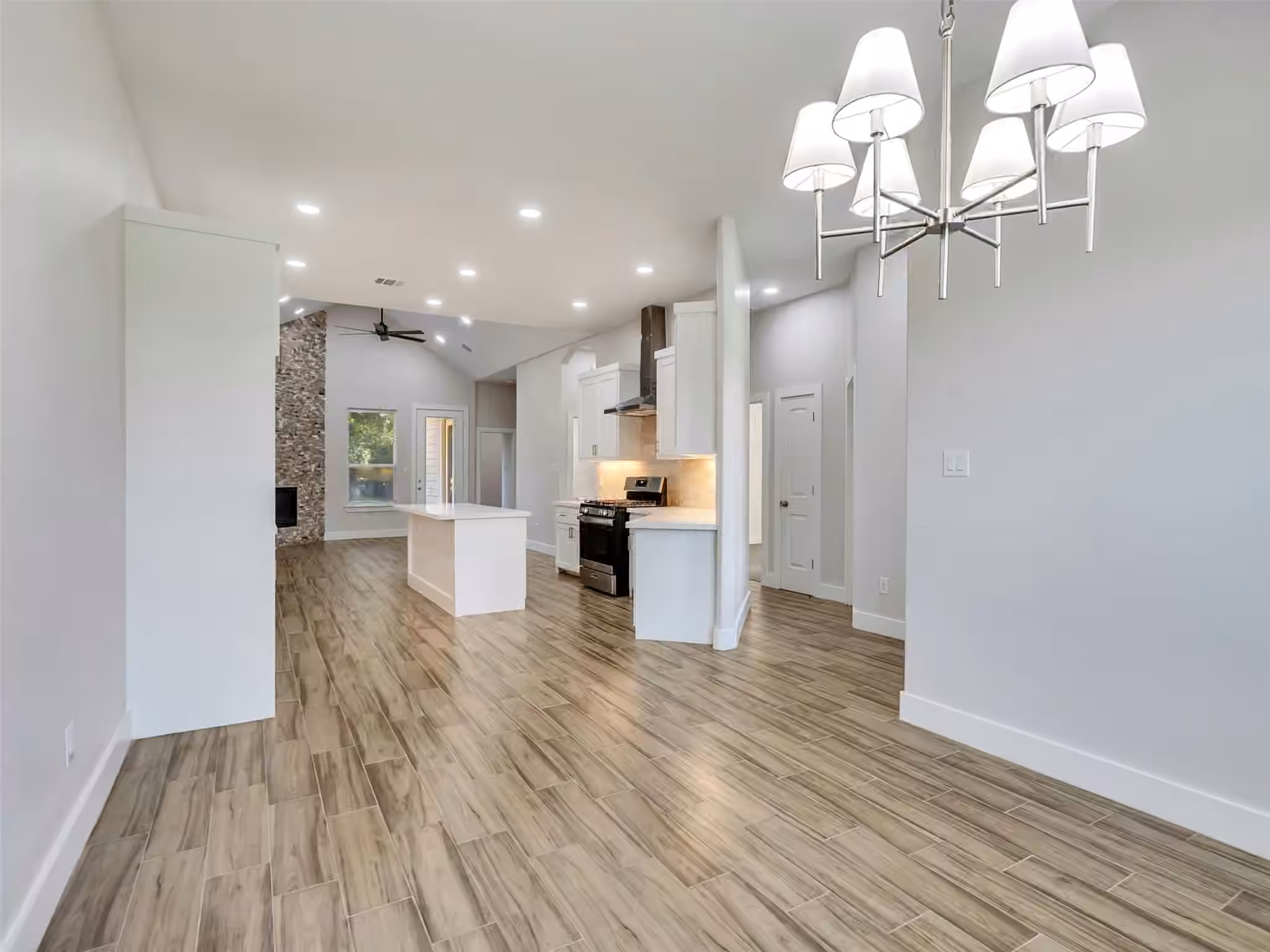 Photo 6 of 4106 Hill Avenue, Dickinson, TX