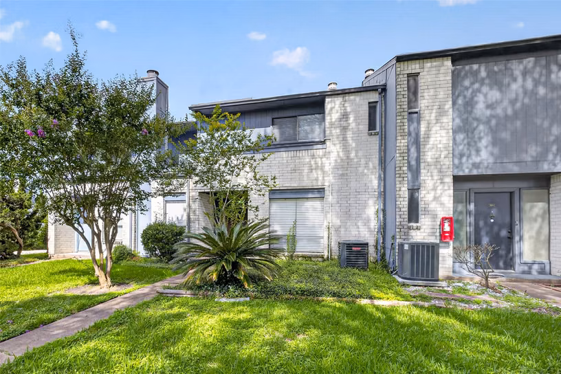 Photo 5 of 8310 Augustine Drive B, Houston, TX
