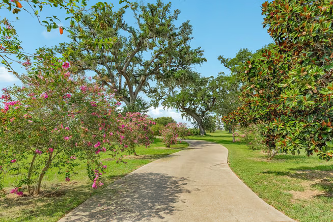 Photo 4 of 2418 Majestic Oaks Court, Rosharon, TX