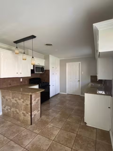Photo 7 of 514 Green Avenue, Palacios, TX