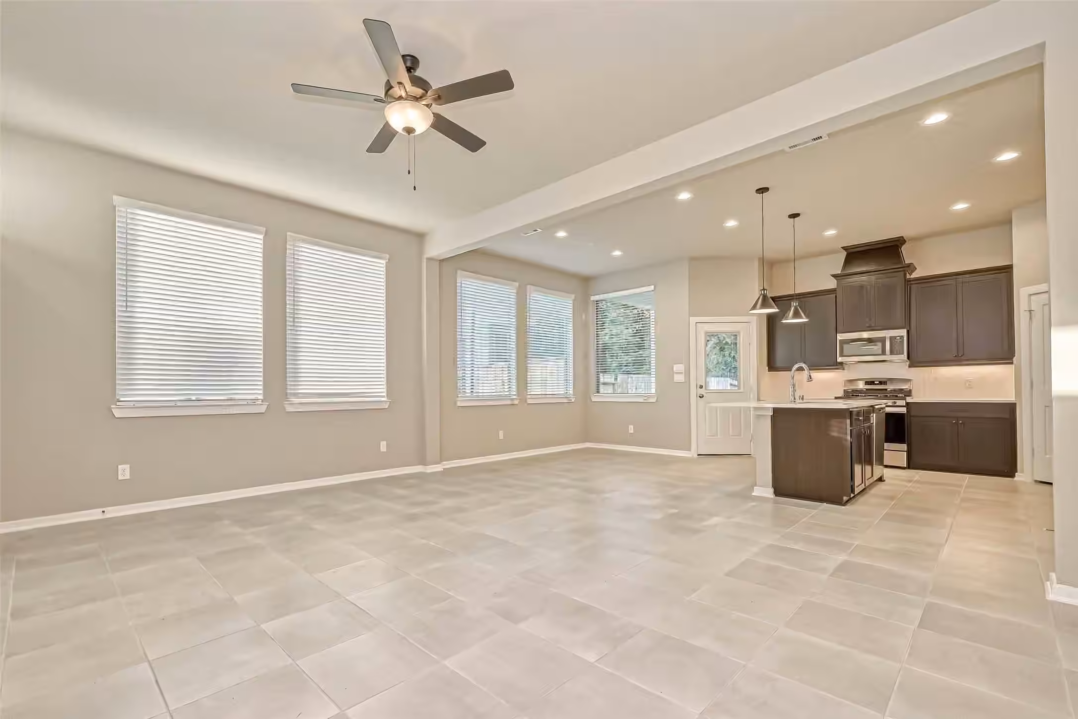 Photo 5 of 493 Long Leaf pine Drive, Montgomery, TX