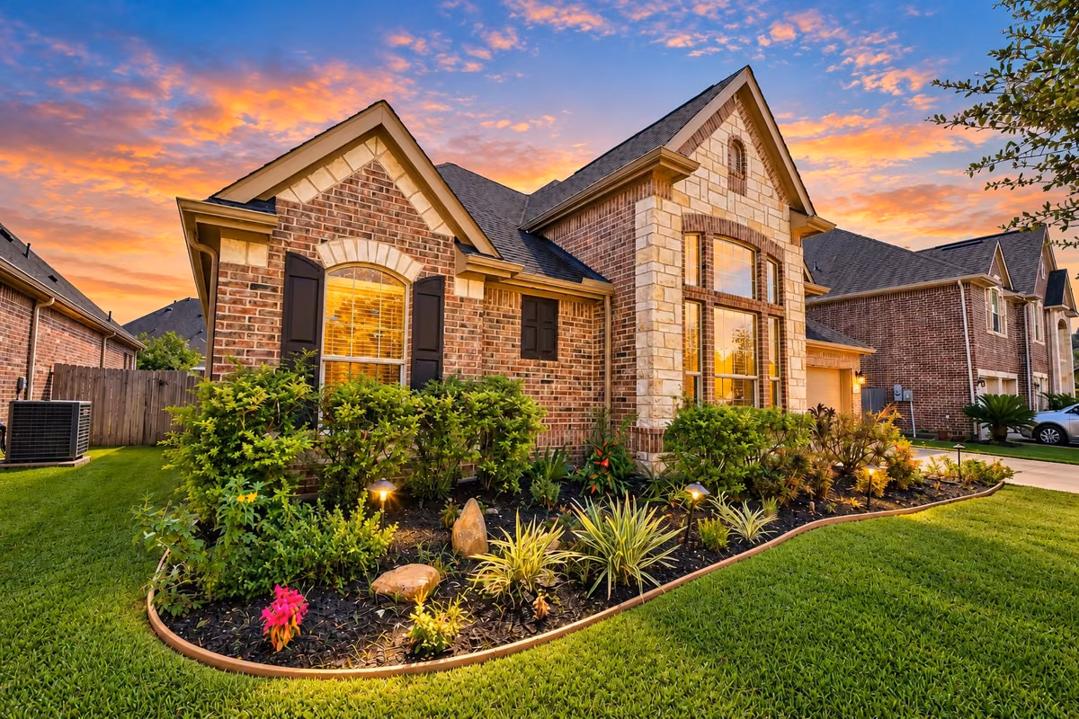 Photo of 4221 Walnut Bend Drive, Friendswood, TX 77546