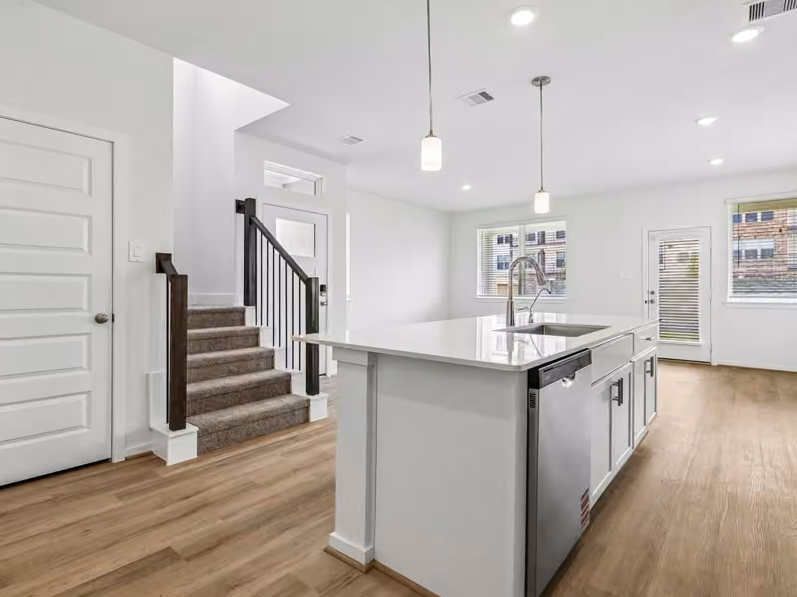 Photo 2 of 6330 Sapphire Ocean Drive, Houston, TX