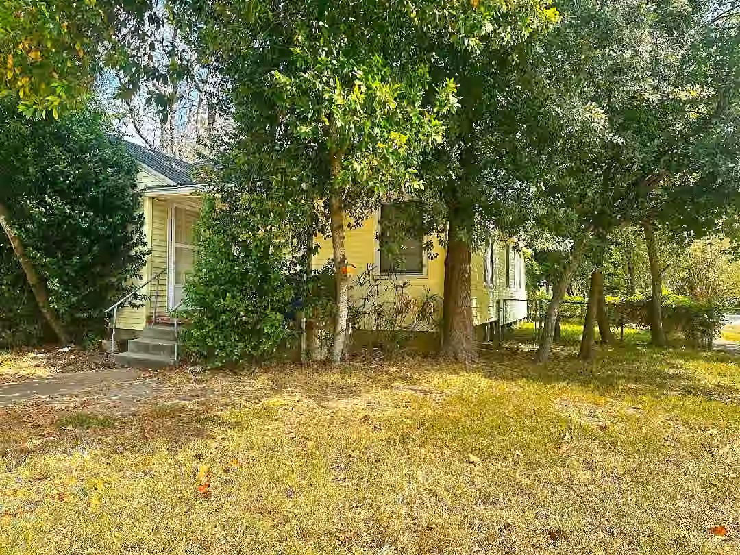 Photo of 706 E Defee Avenue, Baytown, TX 77520
