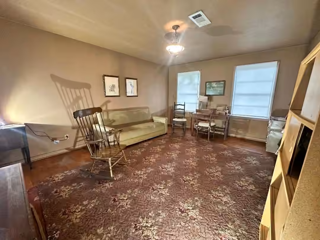 Photo 5 of 706 E Defee Avenue, Baytown, TX