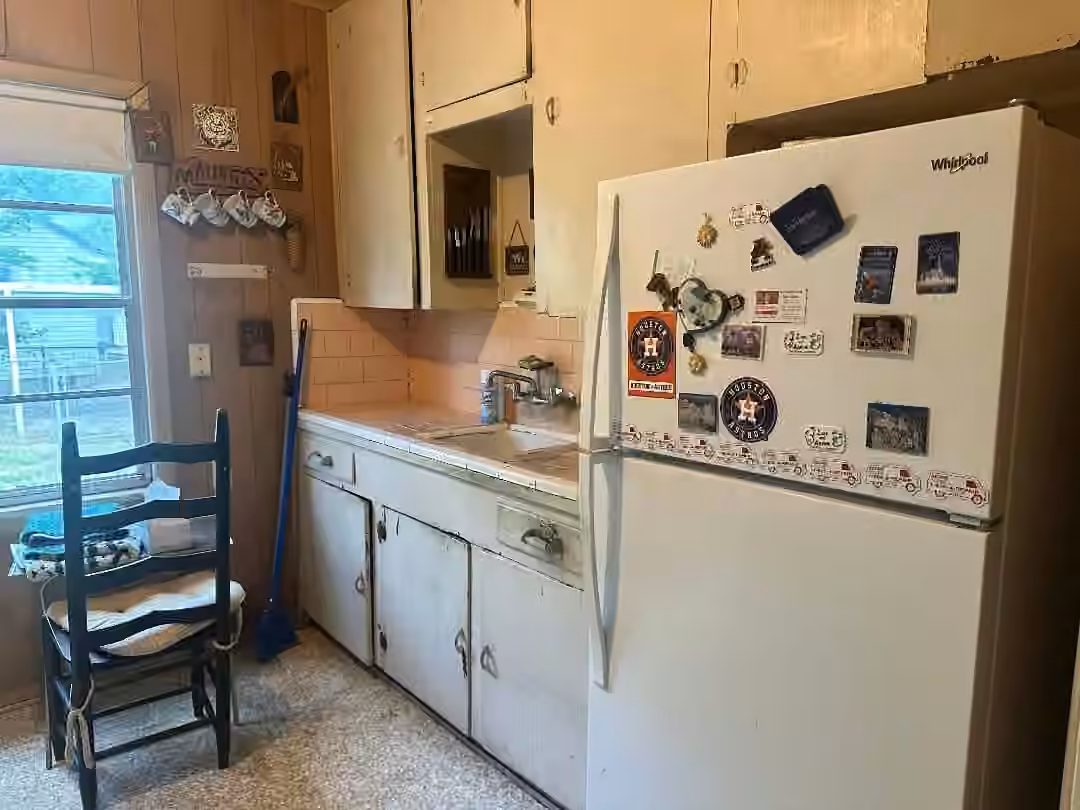 Photo 7 of 706 E Defee Avenue, Baytown, TX