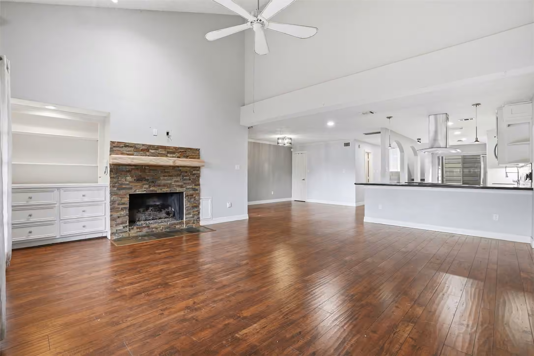 Photo 5 of 18024 Starboard Drive, Houston, TX