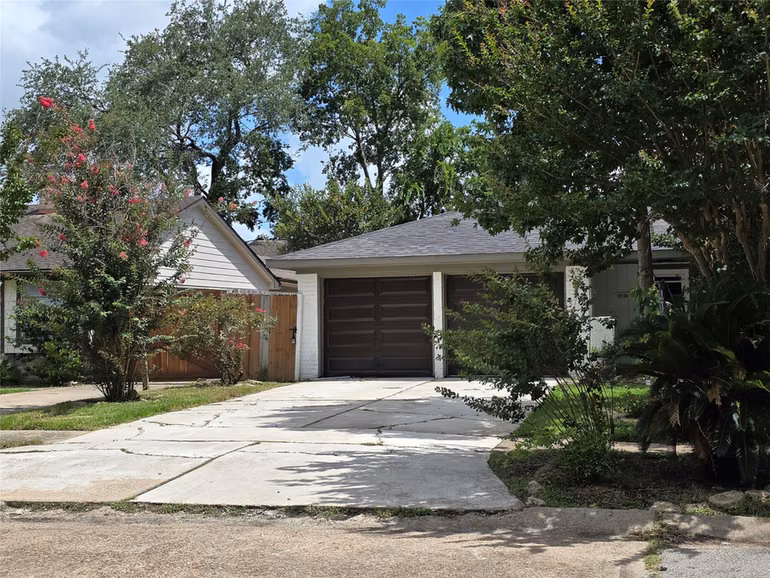 Photo 2 of 12123 Sea Shore Drive, Houston, TX