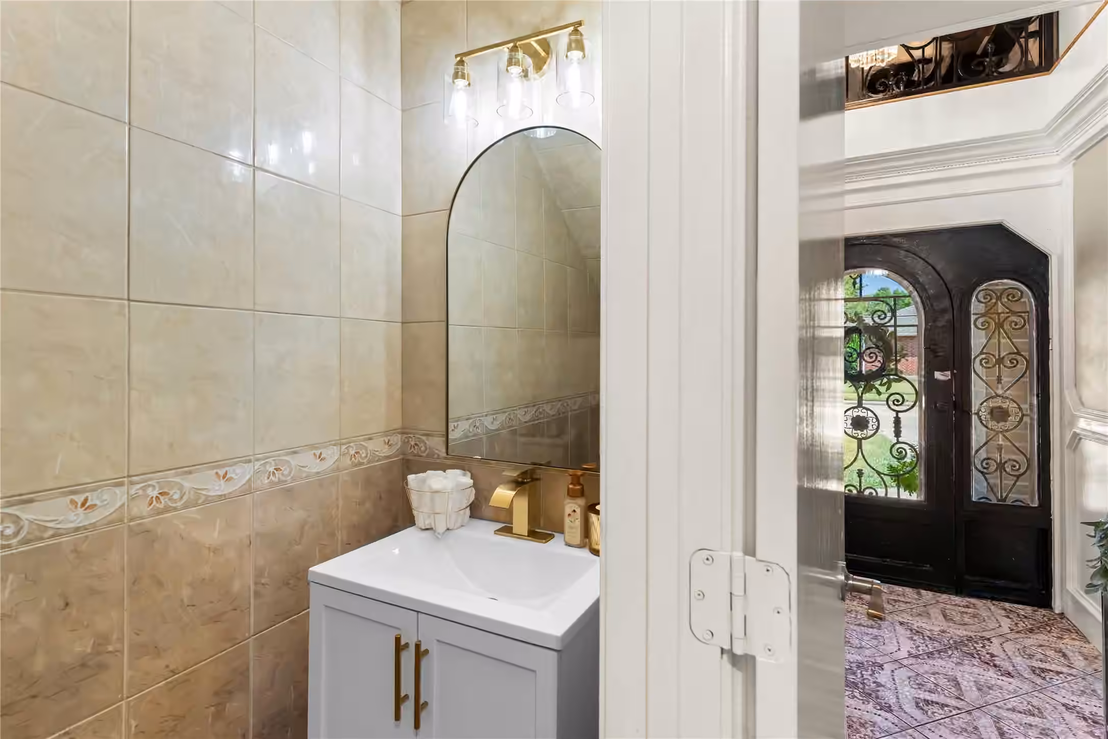Photo 4 of 4802 Gypsy Forest Drive, Humble, TX