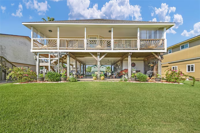 Photo of 115 Driftwood Road, Freeport, TX 77541