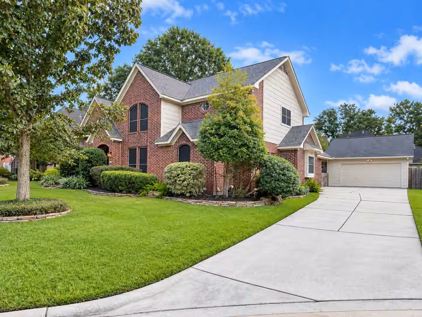 Photo 2 of 5814 Woodland Creek Drive, Kingwood, TX