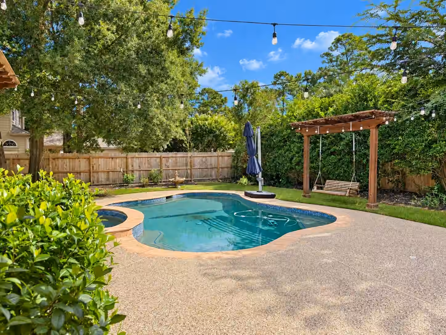 Photo 6 of 5814 Woodland Creek Drive, Kingwood, TX
